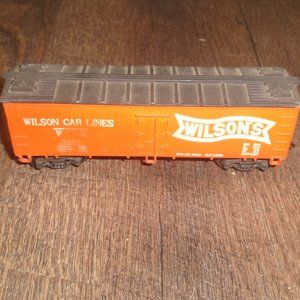 HO Life Like Wilsons reefer train car railroad display